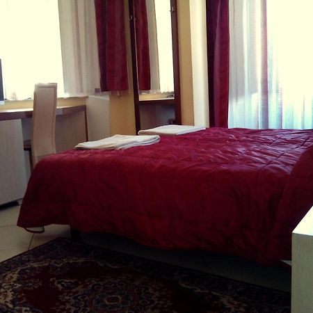 Hotel Conte Ruggero Serra San Bruno Habitación foto