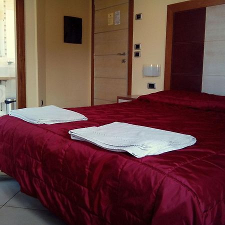Hotel Conte Ruggero Serra San Bruno Habitación foto