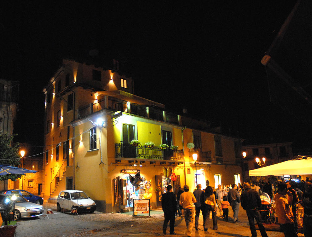 Hotel Conte Ruggero Serra San Bruno Exterior foto